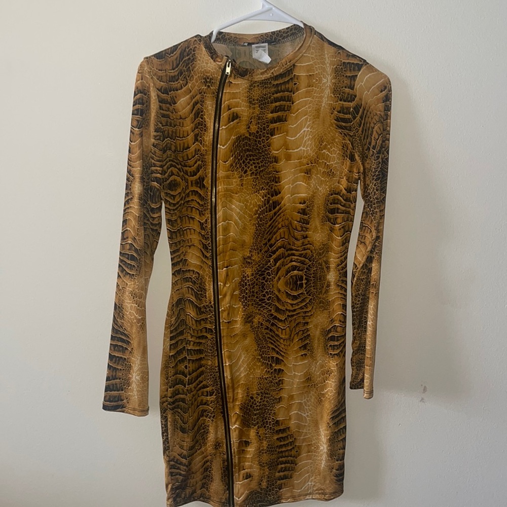Animal print stretch curvy mini dress